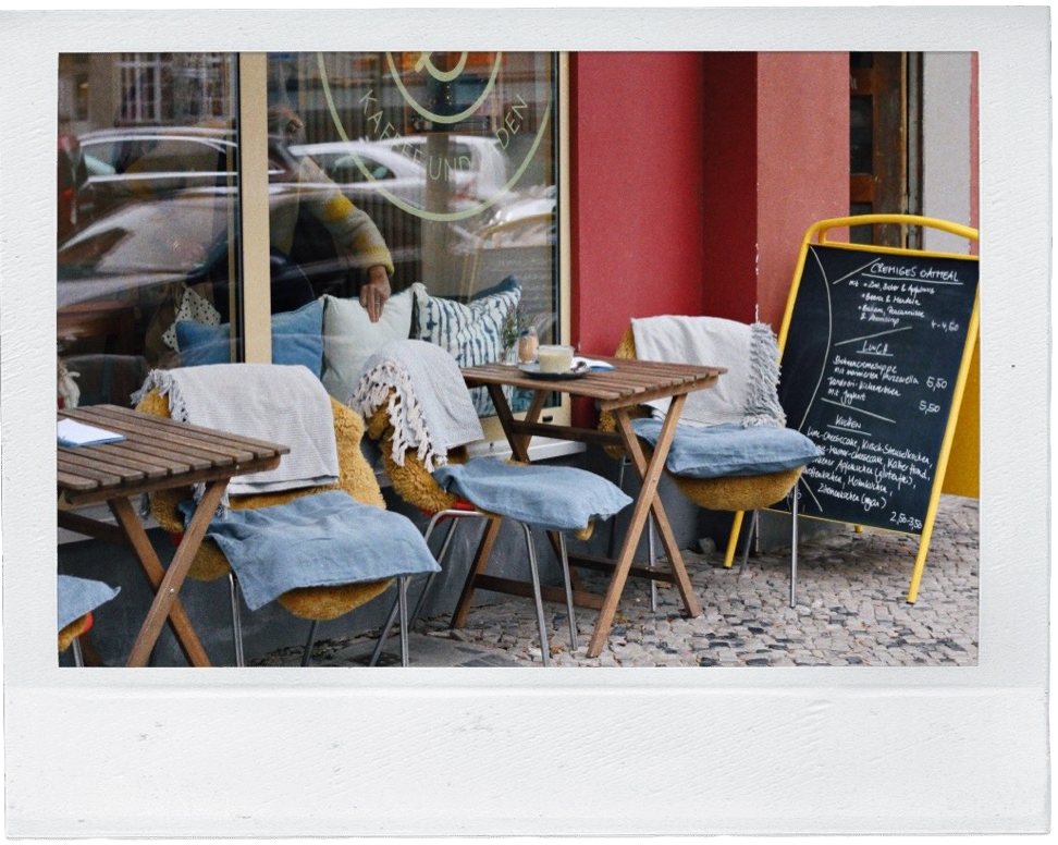 Bolinas Café outdoor sidewalk seating